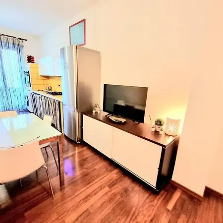 Centro Citta - Moderno E Spazioso Bilocale Lägenhet