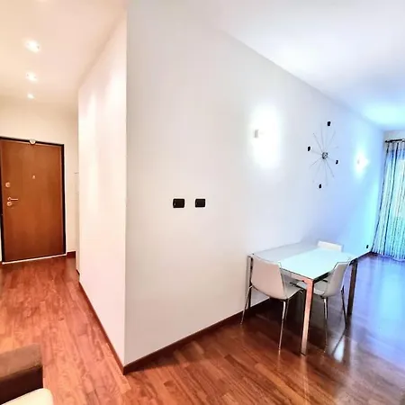 Centro Citta - Moderno E Spazioso Bilocale Lägenhet *